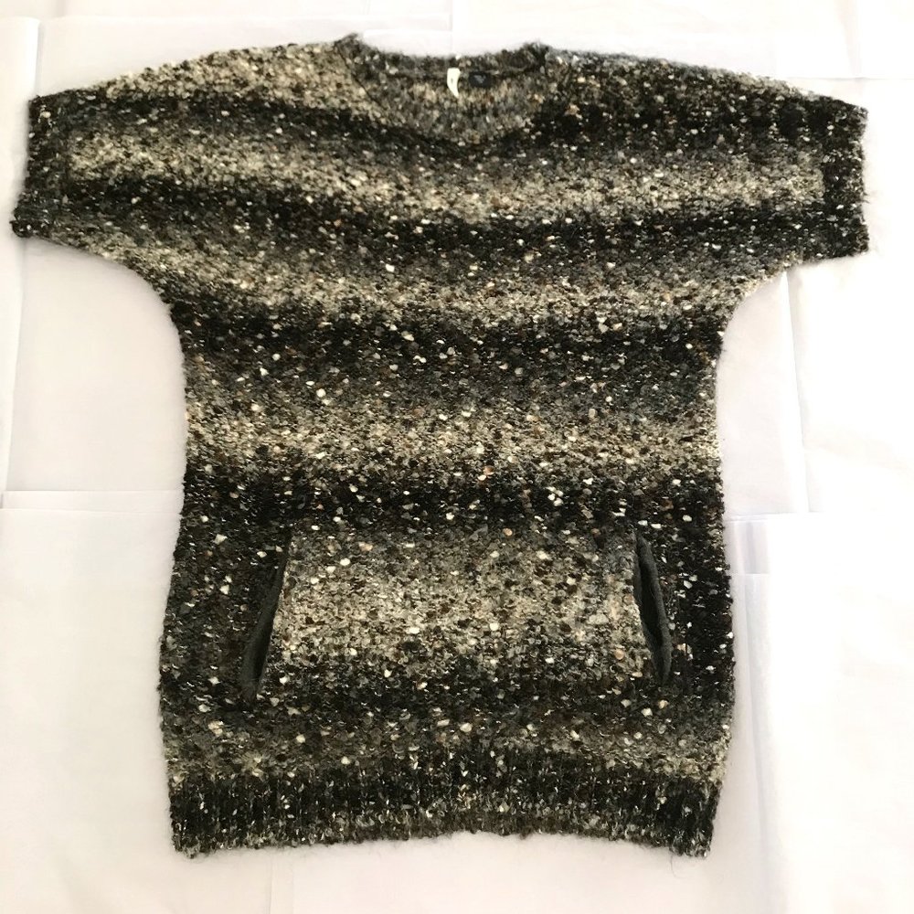 Smitten Short Sleeve Boucle Sweater Top with Pockets, Size XS RUNS LARGE